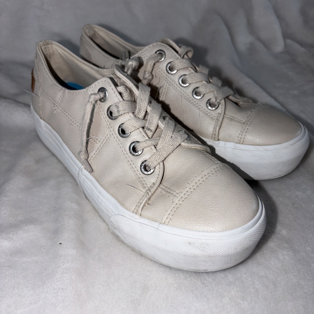 Blowfish Malibu Super Smile sneakers 8.5 Cream Faux Leather Coastal Minimalist